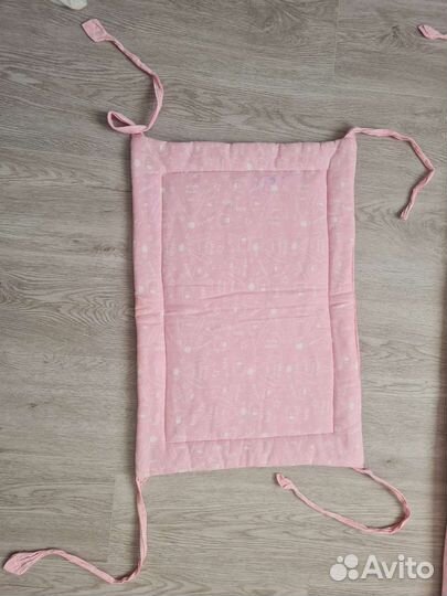 Бортики в кроватку, постельное, балдахин