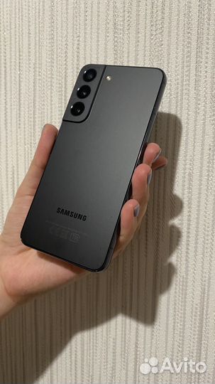 Samsung Galaxy S22, 8/256 ГБ