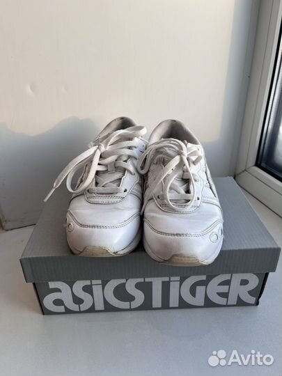 Кроссовки asics