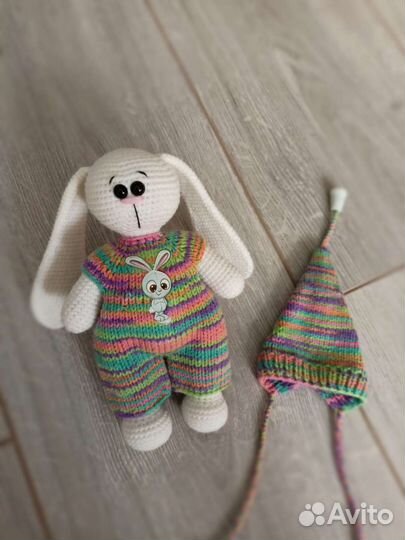 Вязаные игрушки зайка