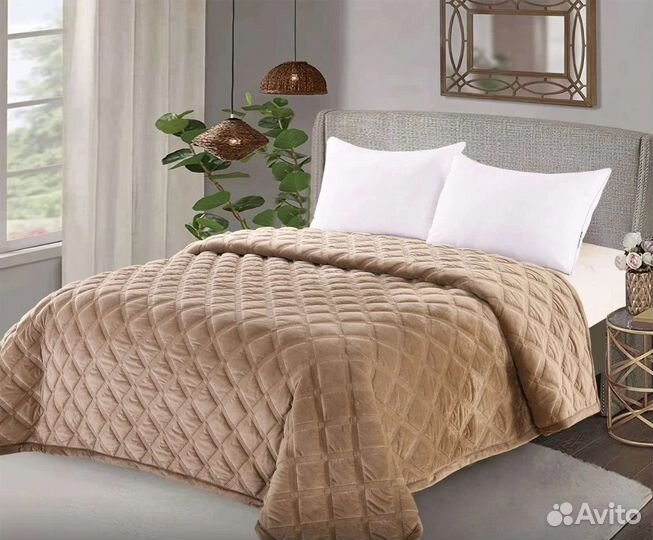 Пледы и покрывало