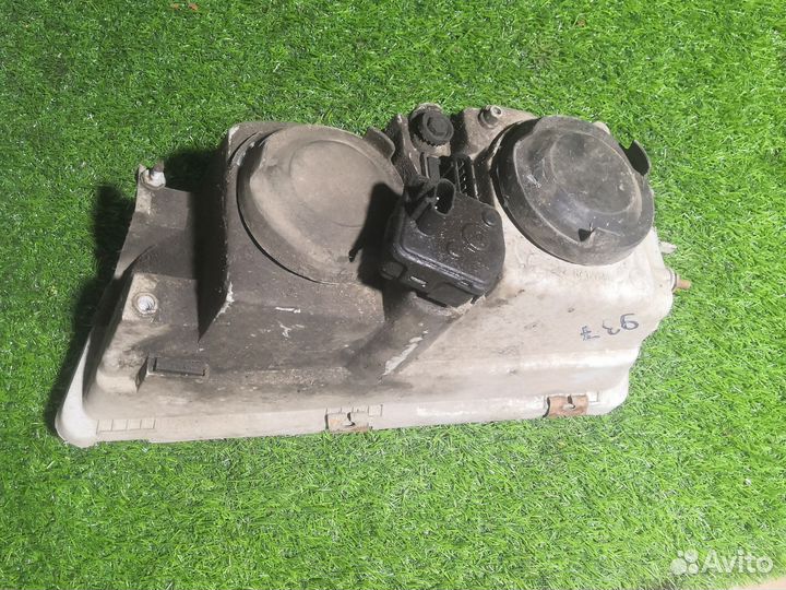 Фара передняя правая Volvo s40 1 дефект