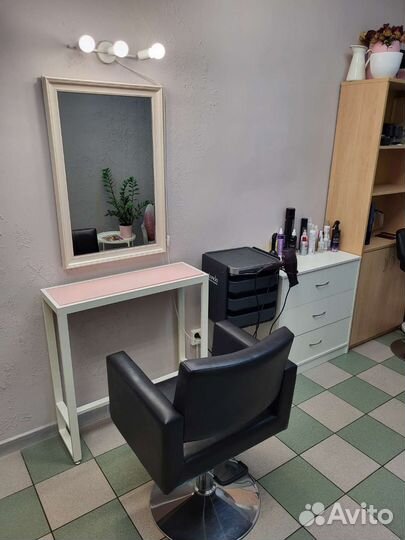 Кабинет парикмахеру, визажисту, бровисту