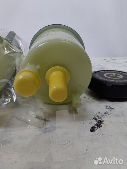 Бачок гидроусилителя Land Rover Freelander 2