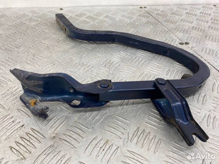 Б/У петля крышки багажника задний правый Hyundai