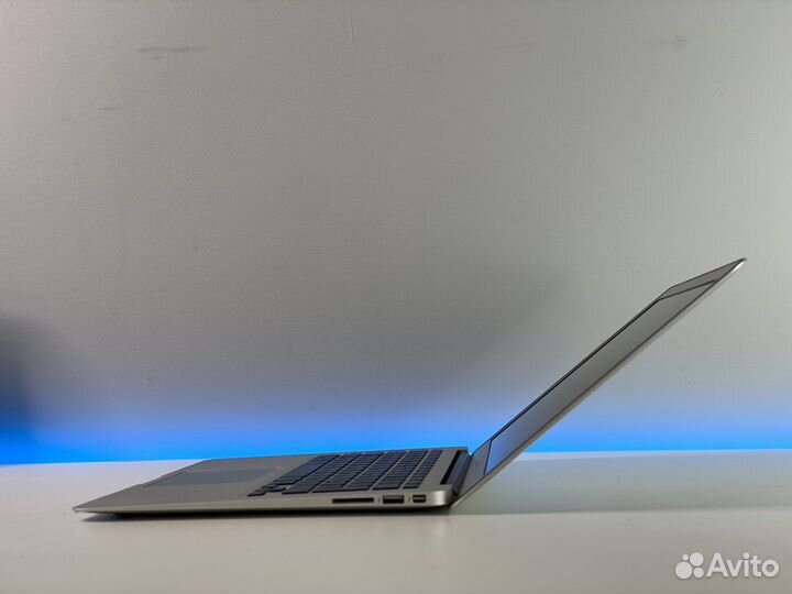 MacBook Air 13” 2017 Core i5 8g озу SSD256g