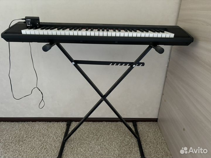 Синтезатор Yamaha Piaggero NP-12