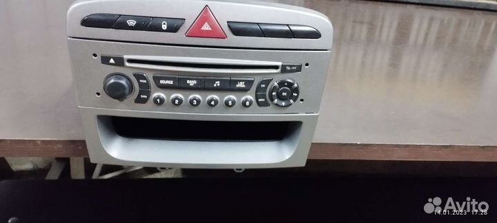 Головное устройство peugeot 408