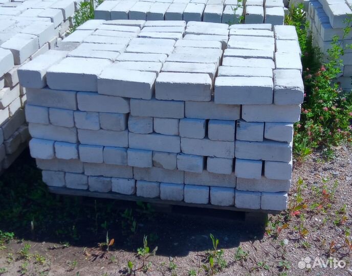 Кирпич бу