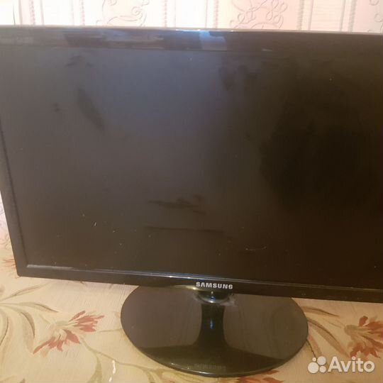 Монитор Samsung
