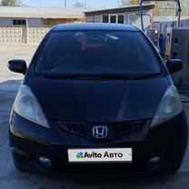 Honda Fit 1.3 CVT, 2008, 220 000 км, с пробегом, цена 620 000 руб.