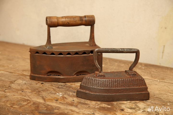 Утюг чугунный угольный