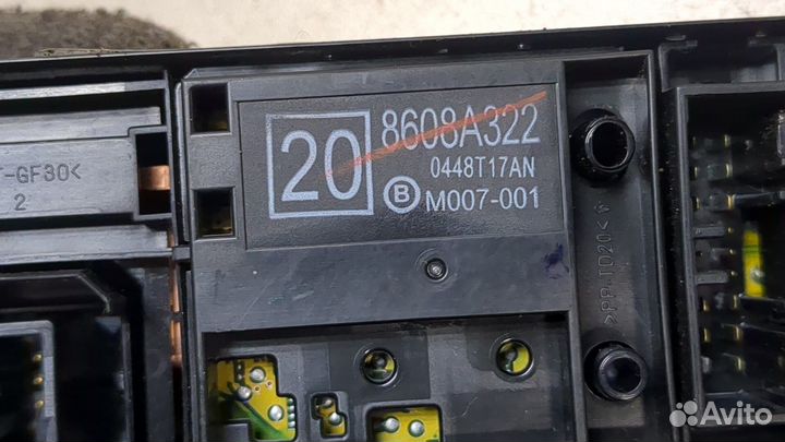 Кнопка стеклоподъемника правая передняя Mitsubishi Eclipse Cross, 2019