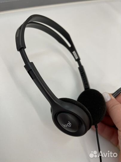 Наушники с микрофоном