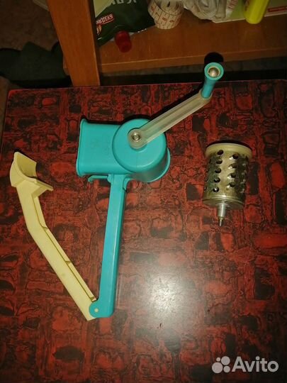 Мельница ручная для сыра, орехов СССР