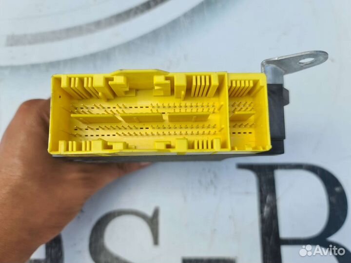 Блок управления SRS airbag Mercedes W222