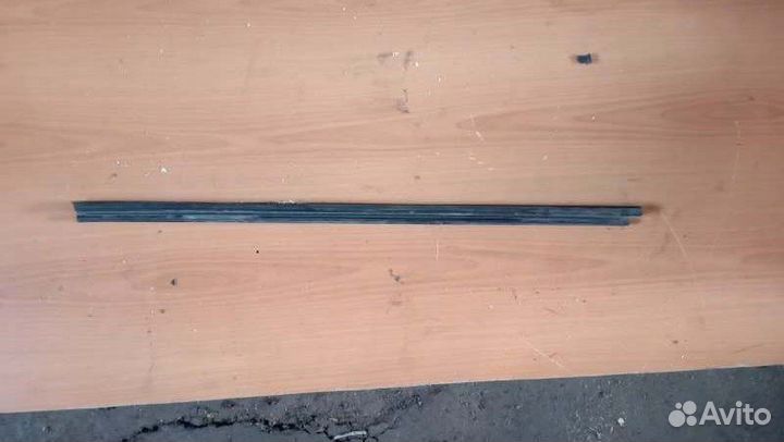 Бархотка двери передняя левая Toyota Corolla E180