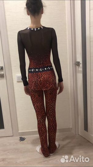 Спортивный костюм для фигурного катания