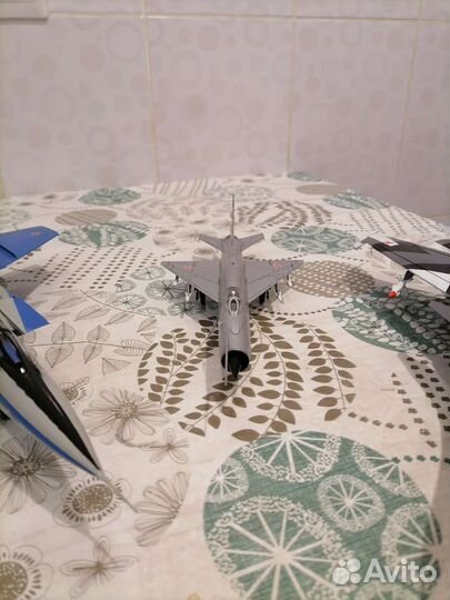 Модели самолетов миг-31, Су-35 и миг-21