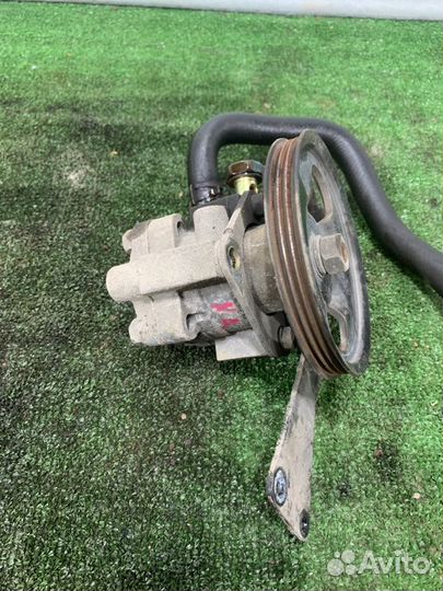 Насос гидроусилителя руля Nissan Almera Classic