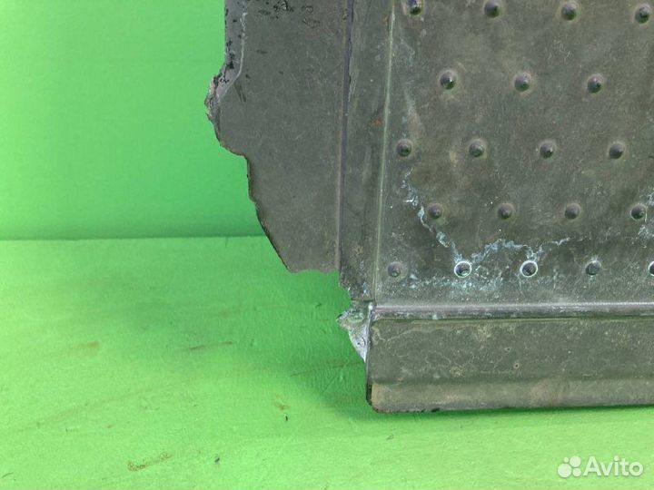 Крышка аккумуляторов mercedes-benz actros MP III