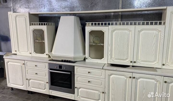 Кухонный гарнитур с техникой