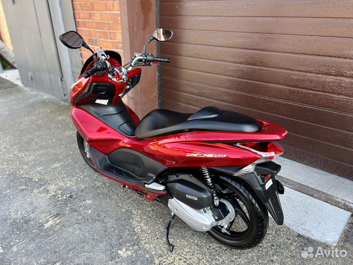 Скутер Honda PCX 150