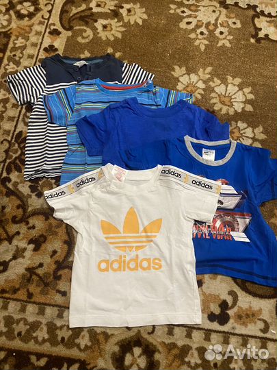 Вещи на мальчика: ботинки, кофты, краги, шапка