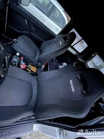 Передние сиденья Рекаро Нива 4x4