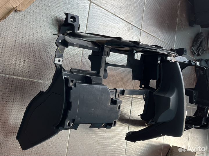 Торпедо Nissan Tiida C11