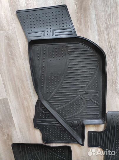 Автомобильные коврики резиновые