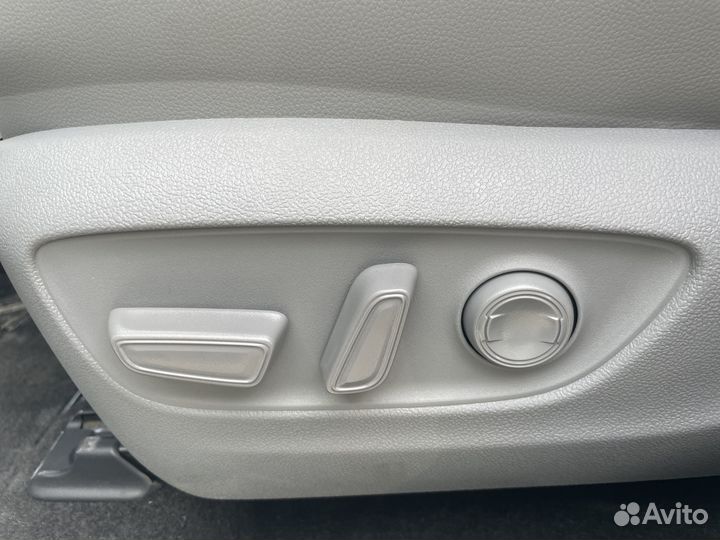 Toyota Highlander 2.4 AT, 2023, 5 км