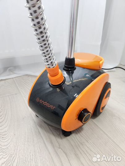 Отпариватель для одежды вертикальный