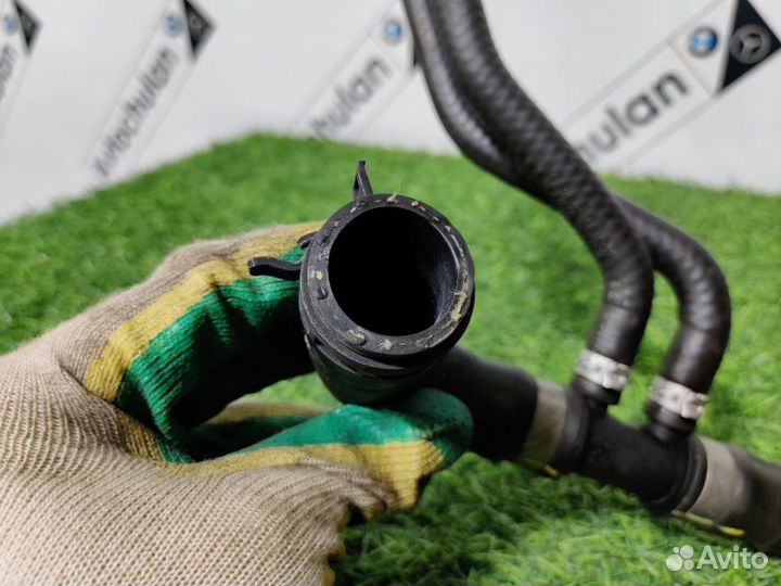 Патрубок системы охлаждения Mercedes-Benz