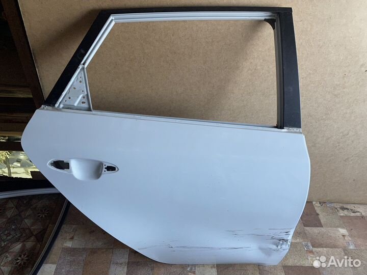 Задняя правая дверь KIA ceed JD