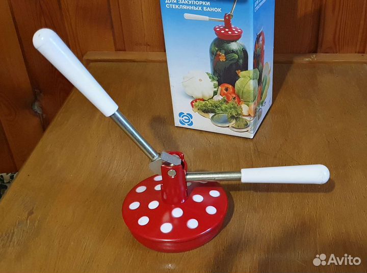 Приспособление для банок