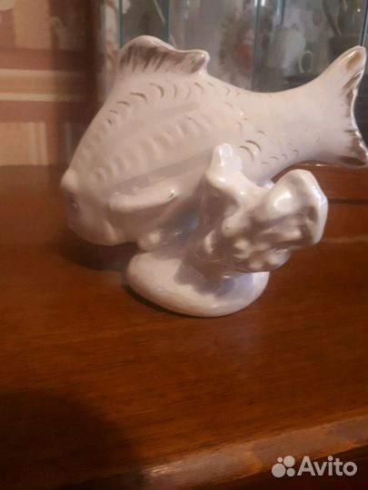 Фарфоровая статуэтка 