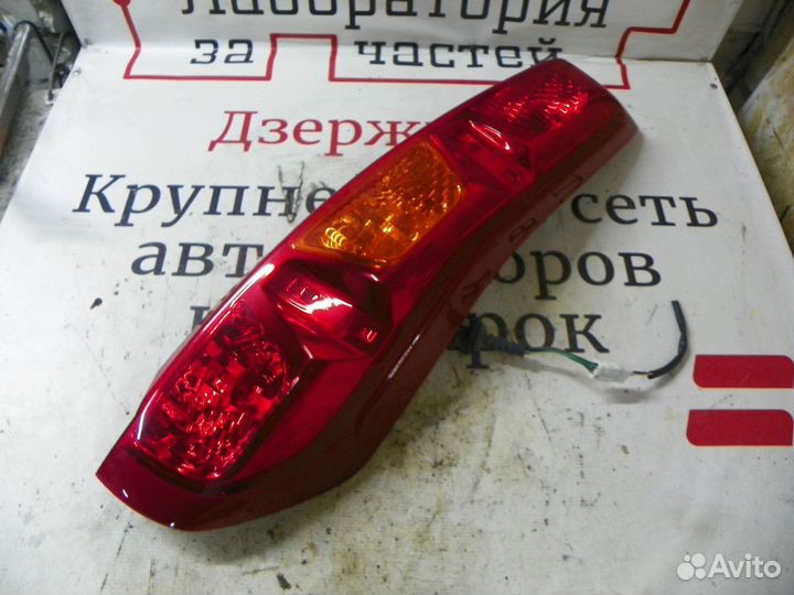 Фонарь задний правый Nissan X-Trail