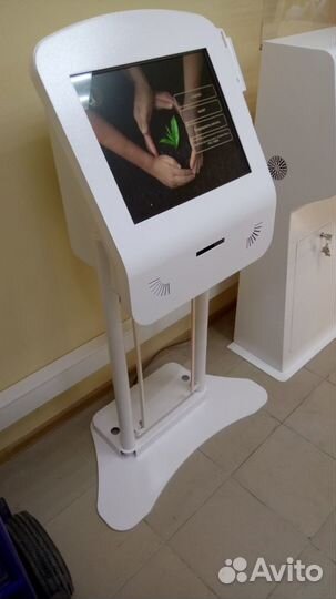 Информационный терминал с термопринтером Custom