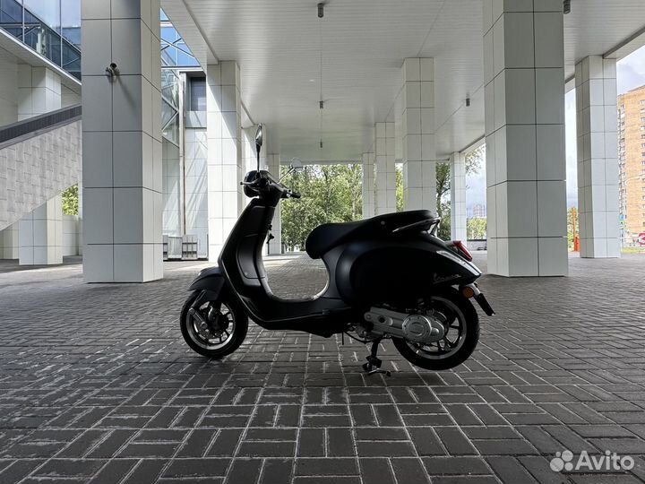 Vespa primavera 50 (2022, Nero Convinto)