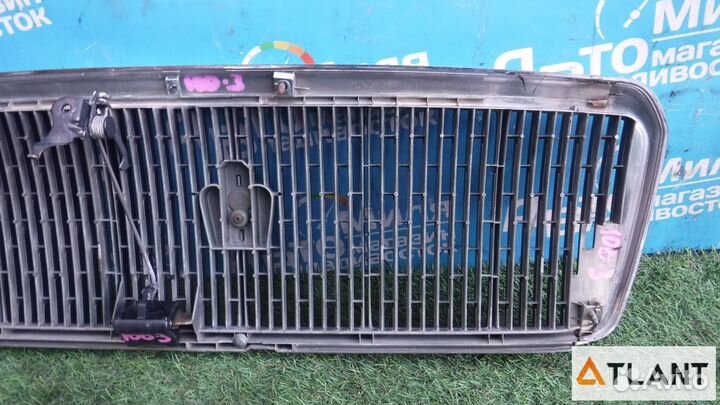 Решетка радиатора toyota crown majesta
