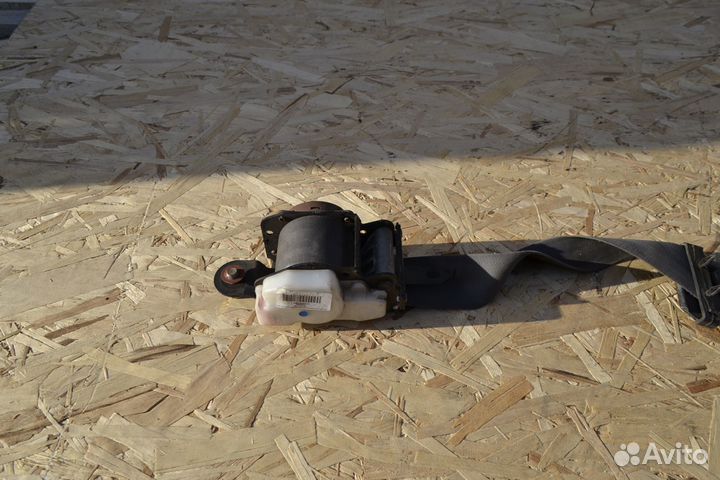 Ремень безопасности передний левый Kia Rio 1