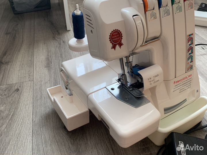 Оверлок (новый) merrylock 005