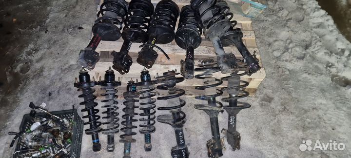 Mitsubishi Lancer 9 Cedia Стойка Пружина Опорник