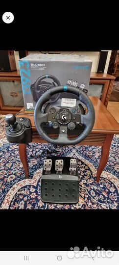 Стойка для рулякокпит