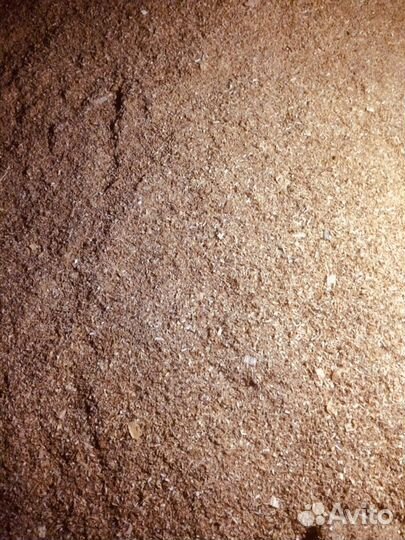 Опилки ольхи в ангаре. Бесплатно