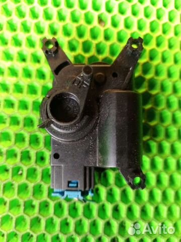 Моторчик заслонки отопителя Volkswagen Touareg