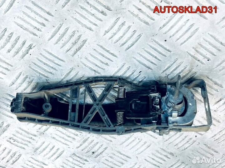 Ручка двери перед левая VW Caddy 3 7H0837205D