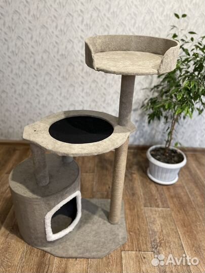 Домик для кошки с когтеточкой новый