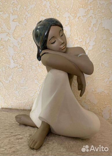 Фарфоровая статуэтка Nao Lladro